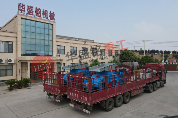 製砂生産線(xian)用2PGY1500x1000全液壓對(dui)輥(gun)製(zhi)砂機(ji)