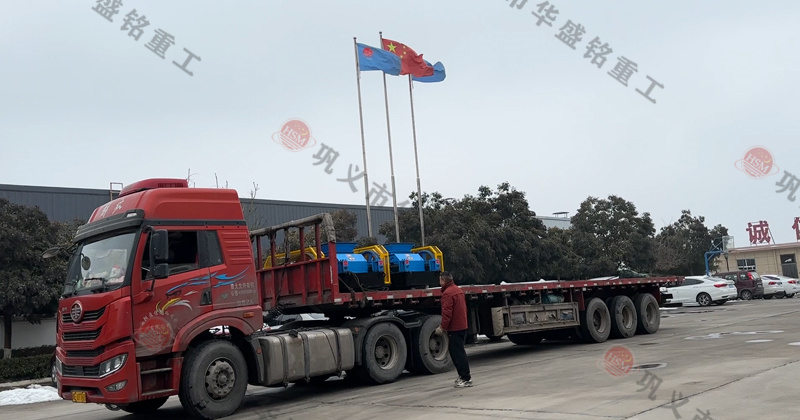 華(hua)盛(sheng)銘的齒輥破(po)碎(sui)機(ji)處(chu)理石英石砂率(lv)如何？
