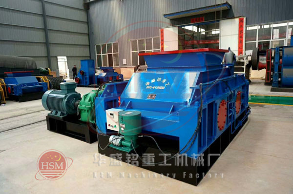 雙齒(chi)輥破(po)碎機(ji)圖(tu)片
