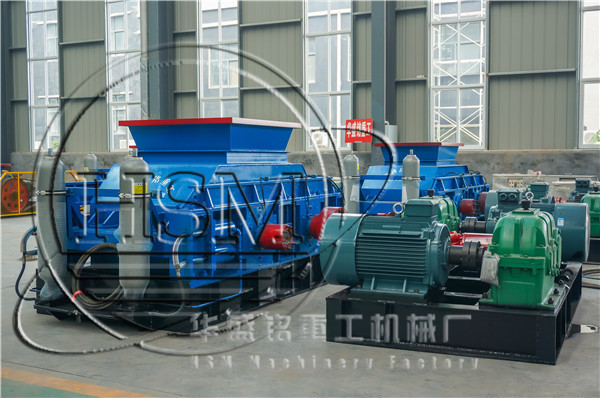 對(dui)輥(gun)破(po)碎機圖片(pian)